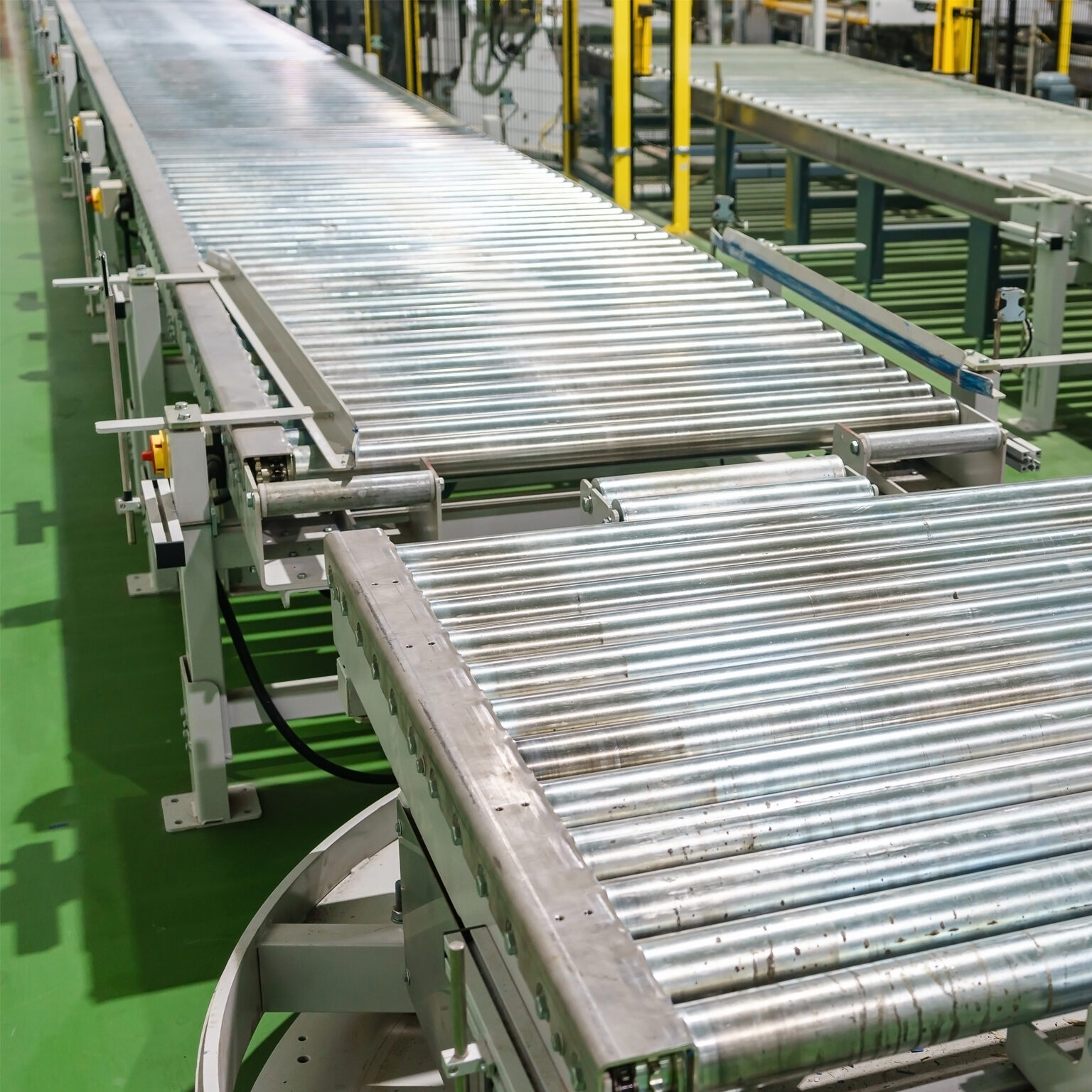 Pallet roller conveyor